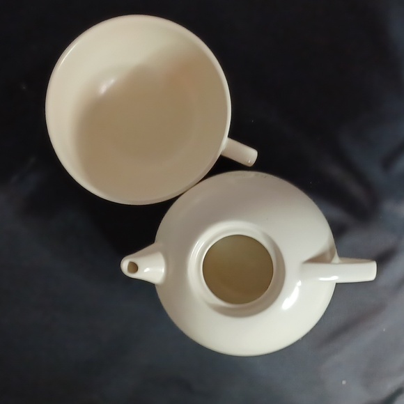 Tea Set - Picture 5 of 7